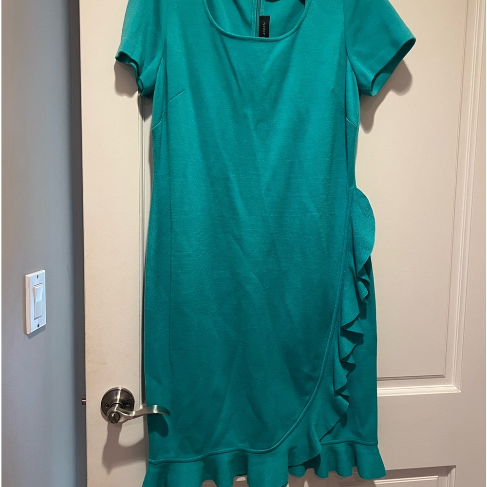 ST. John NWT classic knit dress with ruffle